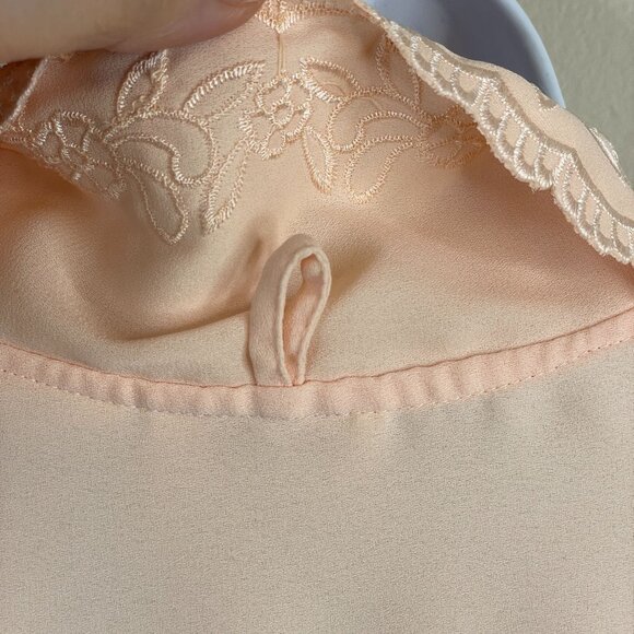 Vintage Romantic Pleated Embroidered Blouse Top 14 Pastel Peach Dainty Sweet - Picture 15 of 16